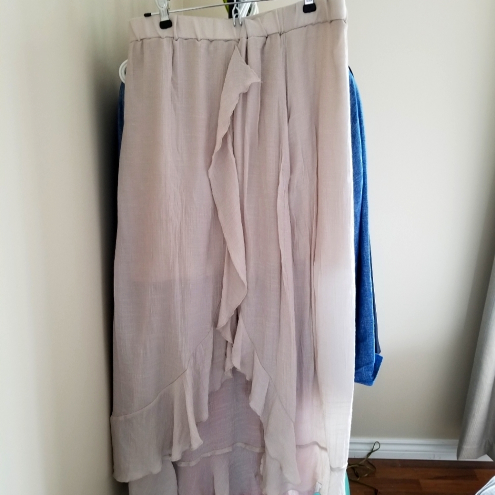 Summer flowy natural, cream skirt, worn a few times